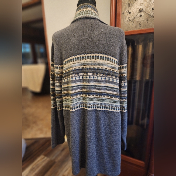 CJ Banks sweater, size 1X, grey with pattern - Picture 2 of 3